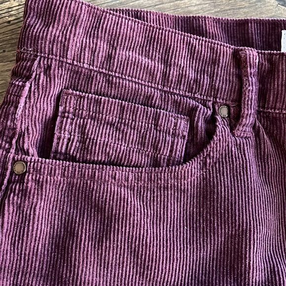 Kendall Kylie Burgundy Shorts - Picture 6 of 9